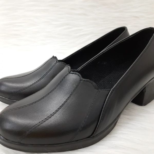 کفش پاشنه دار هلالی چرم زنانه کفش پاشنه 5 سانتی مجلسی اداری اسپرت بادوام و ظریف کد Up27