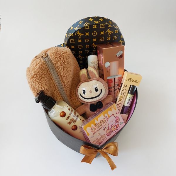 کادوی دخترانه، کادو تولد، پک هدیه لوکس زنانه