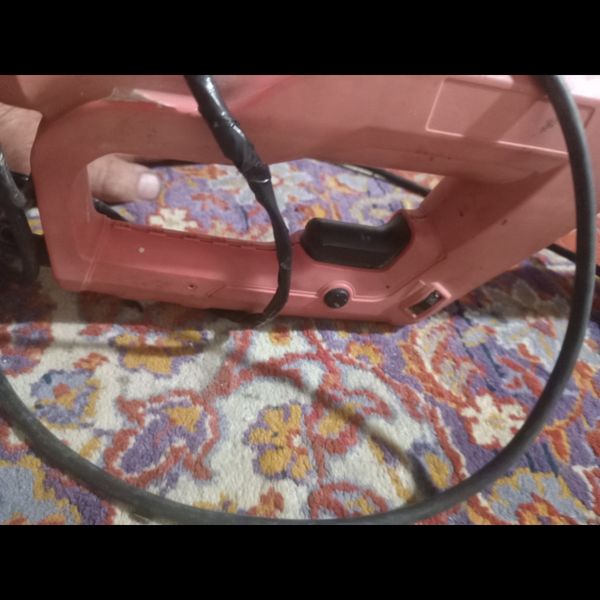 سنباده زن دیواری محک