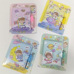 پک دفترچه و خودکار پسر و دختر فضانورد