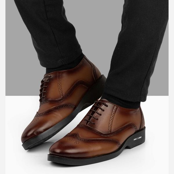 کفش چرم مردانه چرم مجلسی مدل بروژ در دو رنگ مشکی و قهوه ای