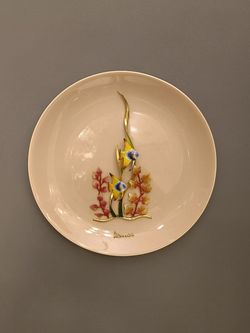 دیوارکوب بشقابی