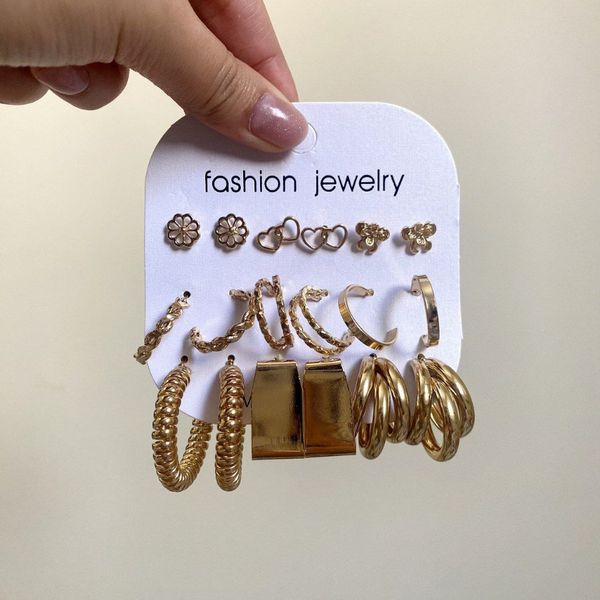 پک گوشواره 9 تایی مدل فشن مربعی