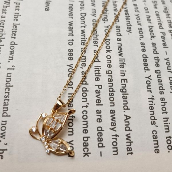 گردنبند پروانه جواهری