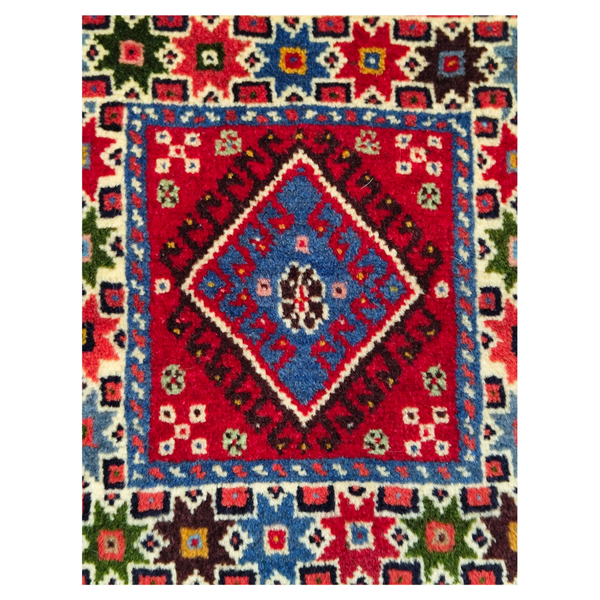 فرش دستباف سایز قالیچه خشتی (تمام پشم یلمه زمینه دور خلوت لاکی)