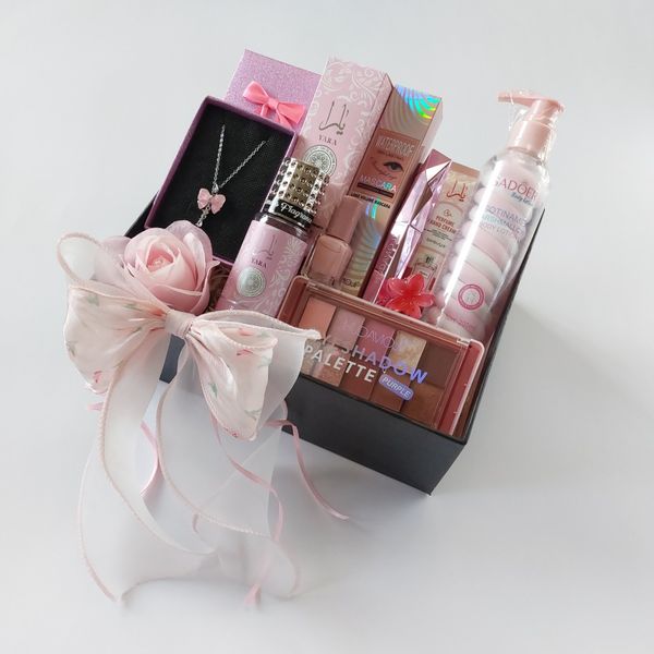 هدیه روز زن، پک هدیه شیک زنانه