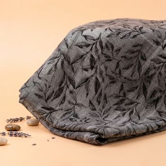 روسری نخی طرح گل بادومی