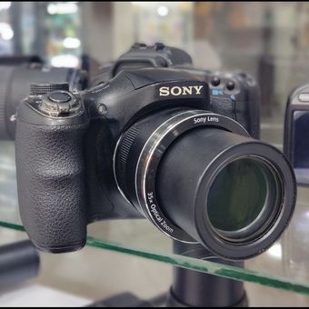 دوربین عکاسی سونی H300 (کارکردە)