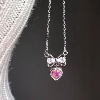 گردنبند قلب پاپیون