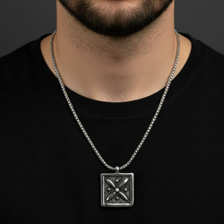 گردنبند درفش سیاه قلم