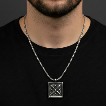 گردنبند درفش سیاه قلم