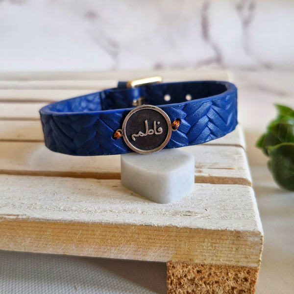 دستبند چرمی با پلاک نقره سیاه قلم خورده طرح فاطمه