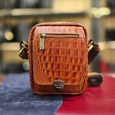 کیف کج چرم طبیعی اسپرت مدل آروین