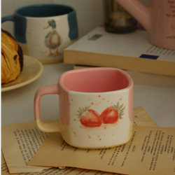 ماگ توت فرنگی