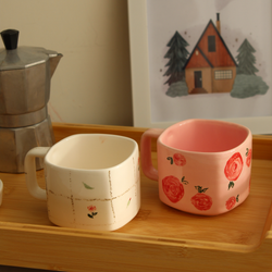 فنجان گلدار