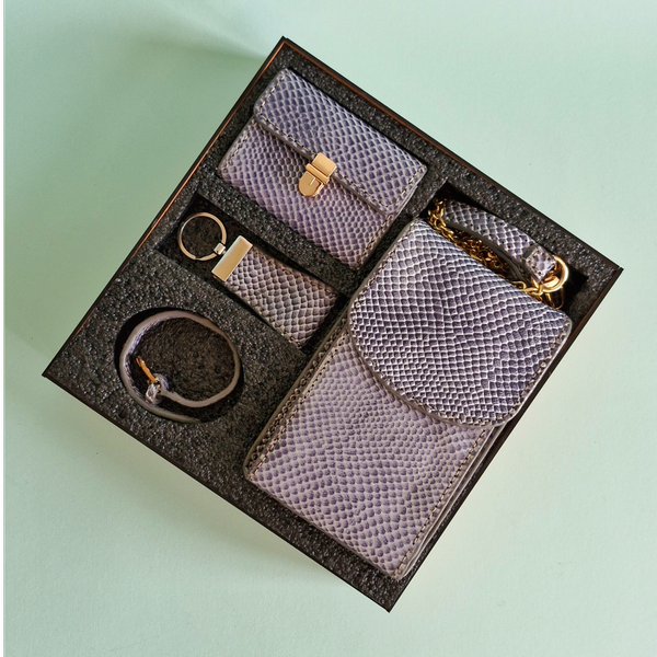 ست چهار تیکه چرم طبیعی زنانه