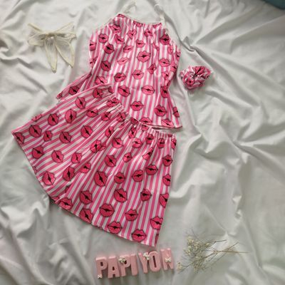 تاپ و شورتک ساتن طرح لب فری سایز تا 42