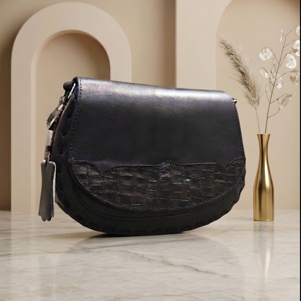 کیف دوشی زنانه چرم طبیعی الماچرم مدل آذین