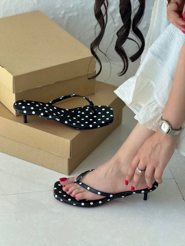 صندل پاشنه میخی خالخالی