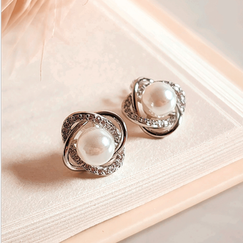گوشواره میخی ‌طرح‌گل کد B0030