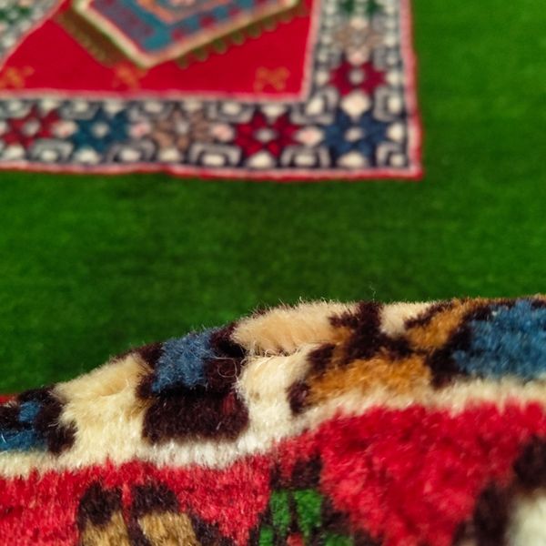 فرش دستباف سایز قالیچه (تمام پشم یلمه نقشه دور خلوت خشتی)