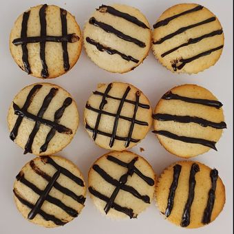 کاپ کیک با روکش تزئینی گاناش کاکائویی بسته نیم کیلویی