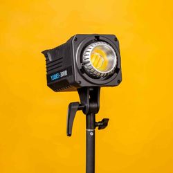 ویدیو لایت حرفه ای توان 300 وات مدل COB Video Light YJBEI BK-300bi