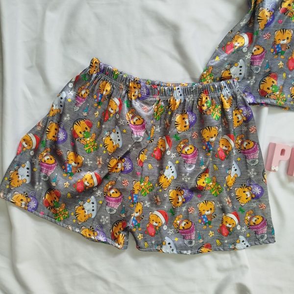 تاپ و شورتک و اسکرانچی ساتن طرح بچه ببر فری سایز تا 42