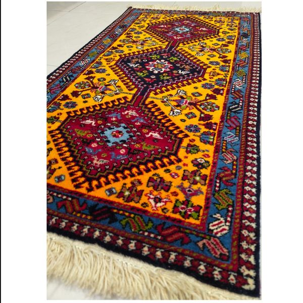 فرش دستباف سایز پادری یا پشتی (تمام پشم یلمه نقشه حوضی زمینه زرد طلایی) کد 5681