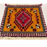 فرش دستباف زمینه زرد طلایی سایز زیرتلفنی چهل سانتیمتری (تمام پشم یلمه نقشه حوضی زمینه زرد طلایی) کد6236