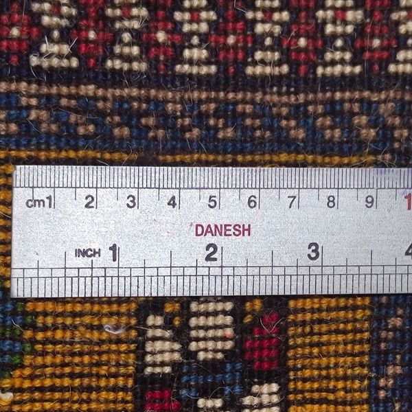 فرش دستباف زمینه زرد طلایی سایز زیرتلفنی چهل سانتیمتری (تمام پشم یلمه نقشه حوضی زمینه زرد طلایی) کد6236