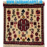 فرش دستباف زمینه کرم سایز زیر تلفنی چهل سانتیمتری (تمام پشم یلمه طرح قشقایی) کد 6237