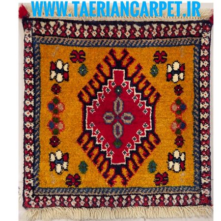 فرش دستباف زمینه زرد طلایی سایز زیرتلفنی چهل سانتیمتری (تمام پشم یلمه نقشه حوضی زمینه زرد طلایی) کد6236