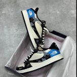 تراویس نورت فیس ویتنامی