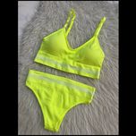 ست نیم تنه و شورت قزن ندارد