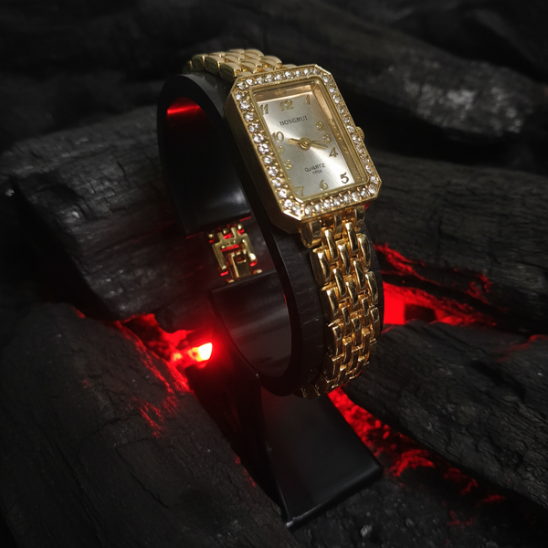 ساعت hongrui طلایی نگینی