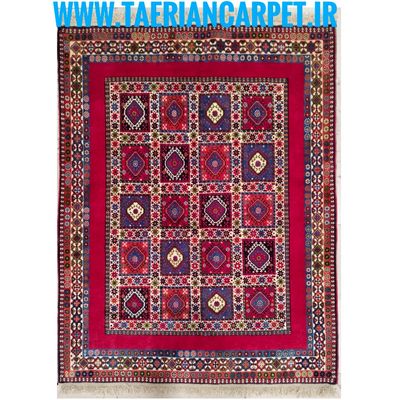 فرش دستباف سایز قالیچه زمینه لاکی خلوت (تمام پشم یلمه نقشه دور خلوت خشتی) کد6279