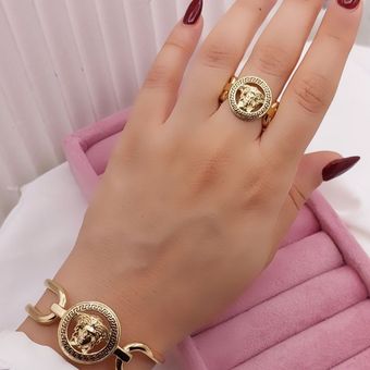 ست دستبند و انگشتر ورساچه