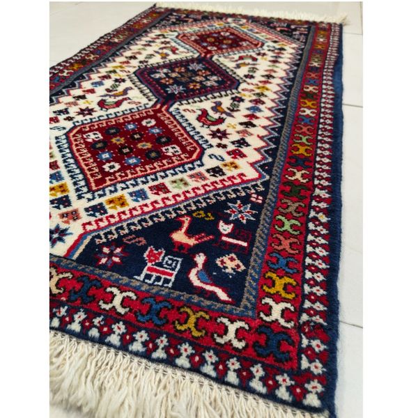 فرش دستباف سایز پادری یا پشتی زمینه کرم (تمام پشم یلمه طرح حوضی ) کد6191