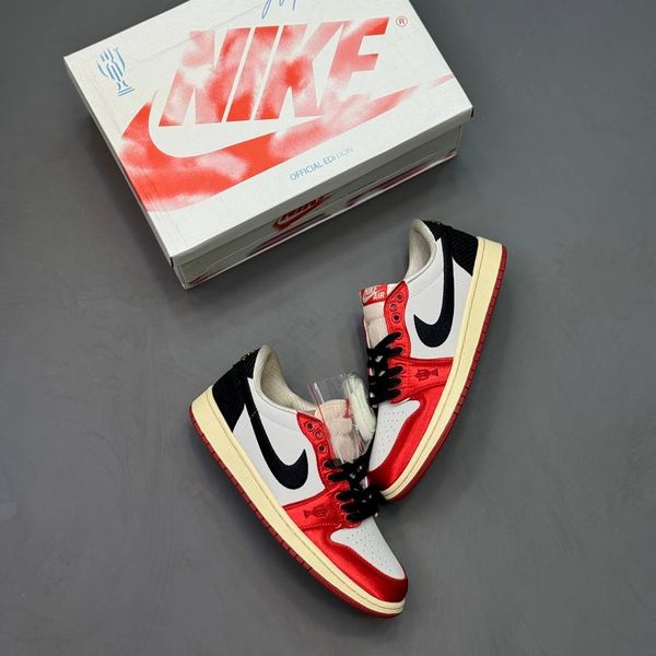 نایک تراویس اسکات ویتنامی درجه 1 قرمز