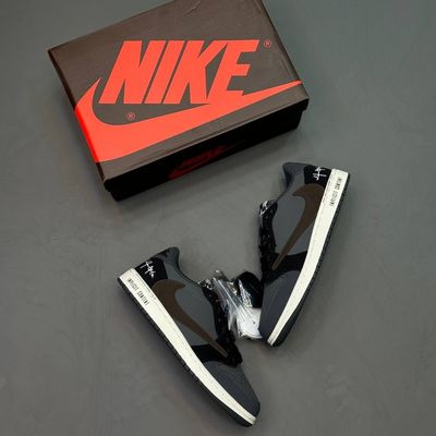 نایک تراویس اسکات ویتنامی