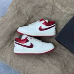 نایک جردن سفید قرمز