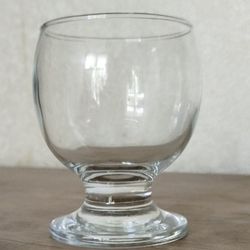 لیوان پایه دار کوتاه.لیوان بستنی خوری.لیوان شربتی.جام شرابی..قیمت برای ست6 تایی درج شده