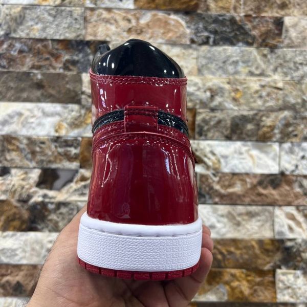 جردن وان قرمز مشکی براق ویتنام