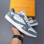 ترویس اسکات لویی ویتون نقره ای