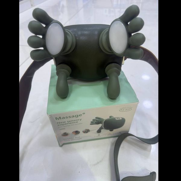 ماساژور گردن و شانه طرح دست