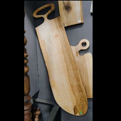 تخته سرو چوبی زبان گنجشک با دسته باز و لبه طبیعی