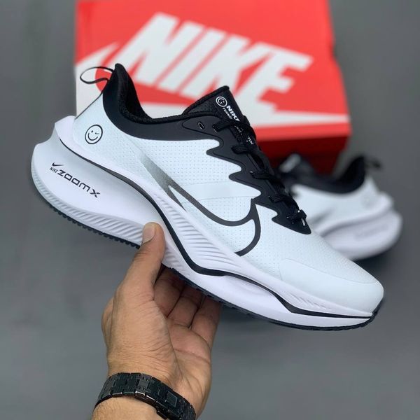 نایک زوم لبخندی ویتنام