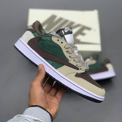 نایک تراویس اسکات ویتنامی درجه1 ✨️