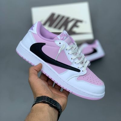 کفش کتونی زنانه ایر جردن jordan1 low Travis Scott Pink